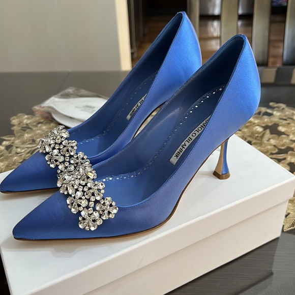 Manolo Blahnik size 37.5 (7.5) - Picture 2 of 4
